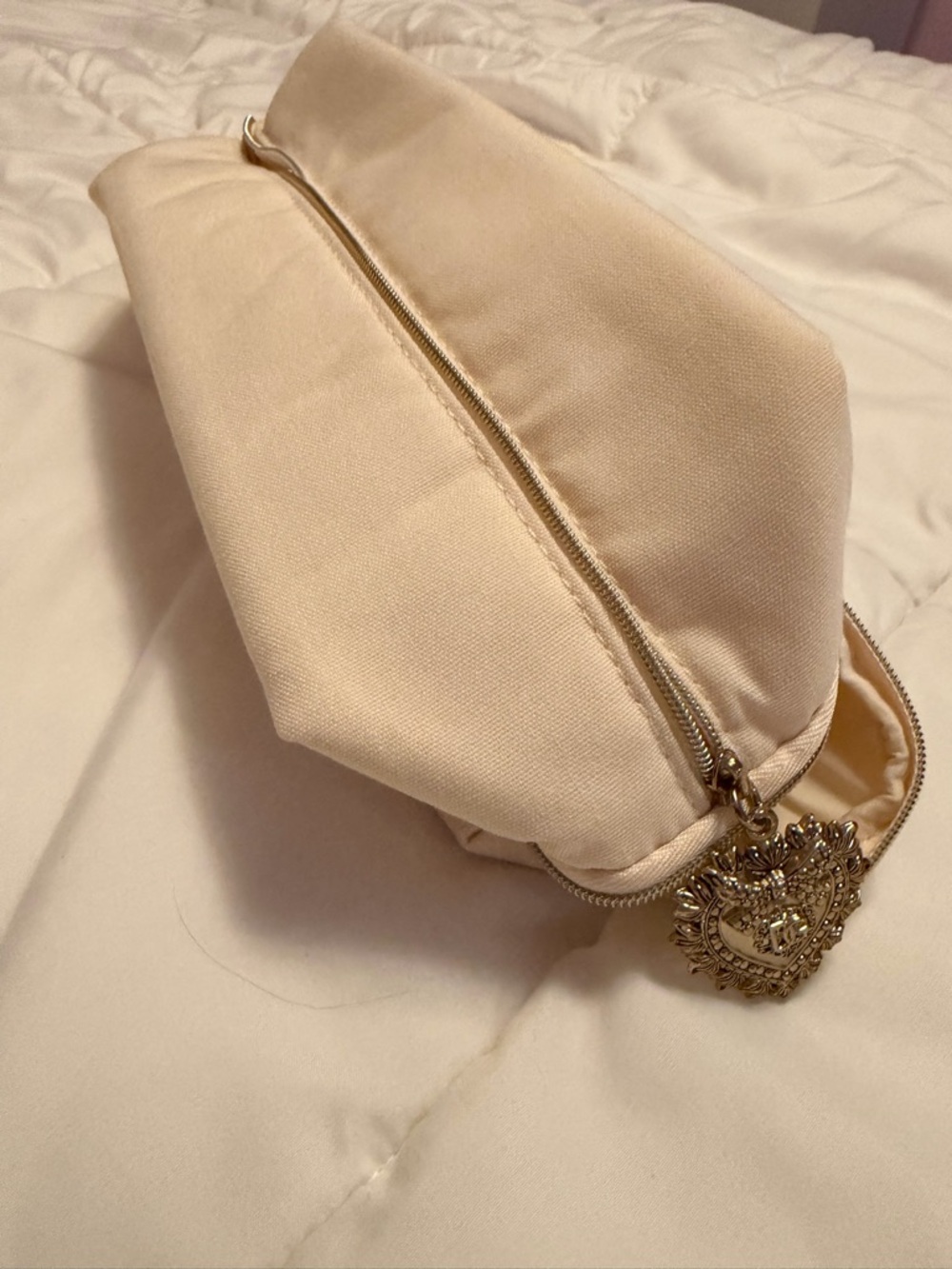 Dolce & Gabbana Sacred Heart Emblem Large Devotion Cosmetic Bag Pouch Cream - Picture 3 of 3